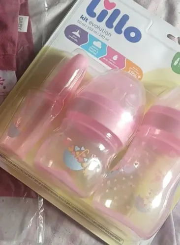 Vendo kit de mamadeiras Lillo. Minha filha nunca usou, pois só aceitou a chuquinha.