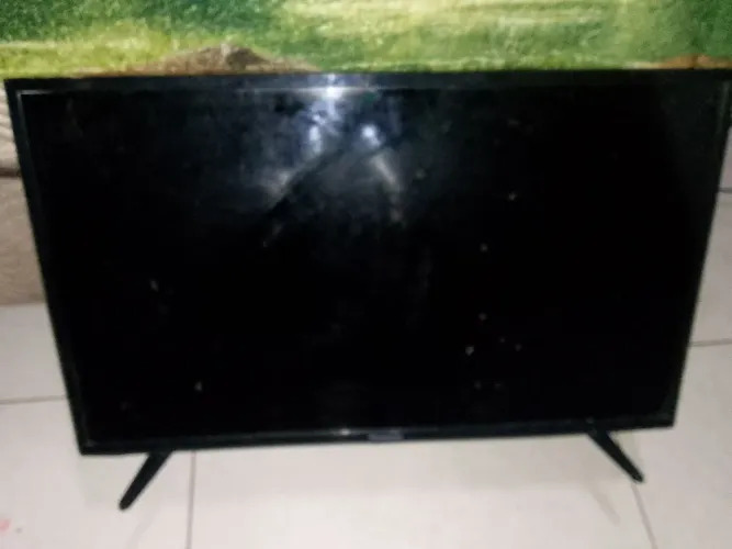 Vendo tv para retirada de peça