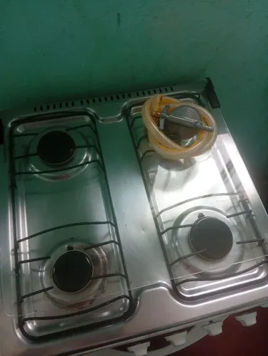 Fogão 4 bocas funcionando perfeitamente acompanha mangueira e relógio