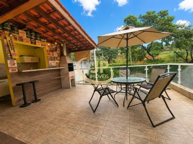 Casa no Central Parque/ 12 vagas/ Varanda Gourmet/ 2 dorm./ Suíte/ Só 475 mil