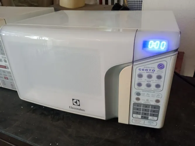 Microondas Eletrolux 27 litros