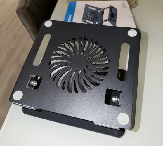Suporte Ergonômico Giratório e Articulado para Notebook com Cooler Integrado NOVO
