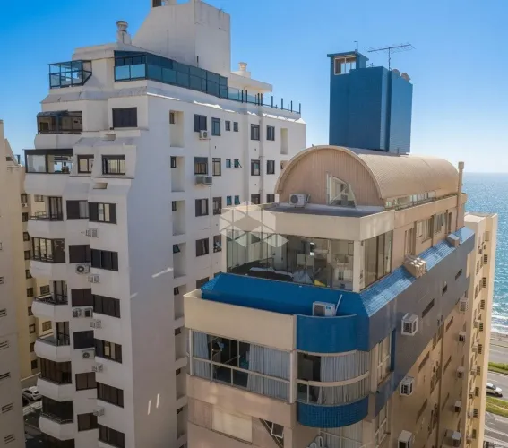 Cobertura Triplex com 4 dormitórios no Centro de Florianópolis - Sofisticação, Espaço e Lo