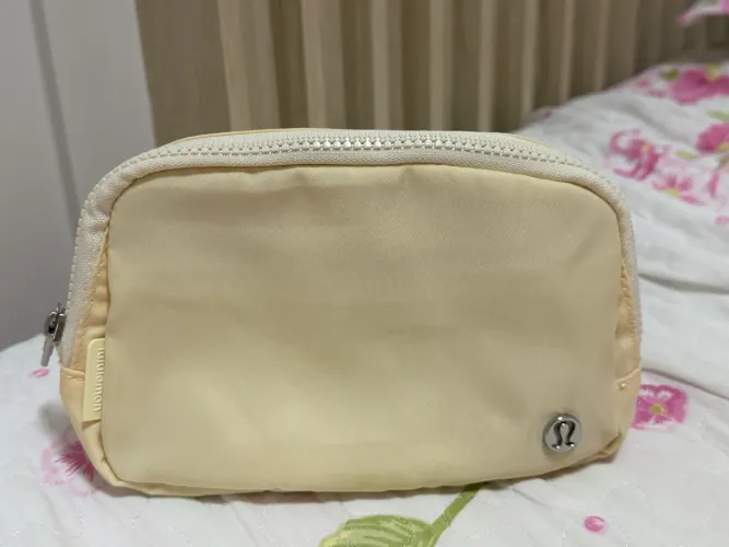 Lululemon Everywhere Belt Bag pochete