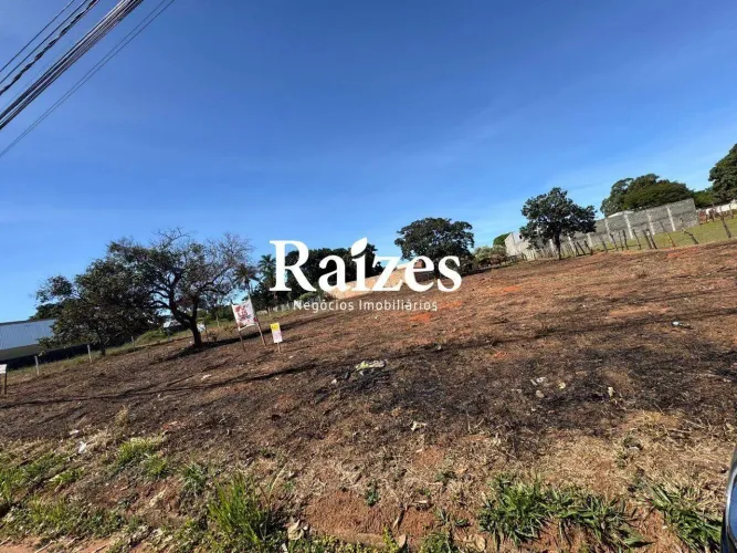 Terreno 2.000 m² em Uberlândia no Morada Nova para finalidade Residencial ou Comercial