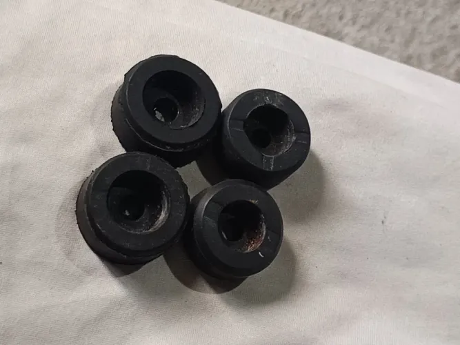 Pés de borracha pra amplificador tape deck caixas de som