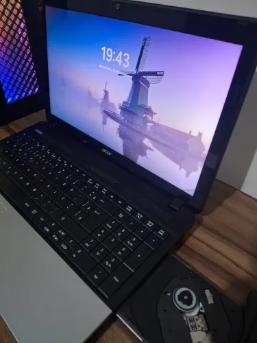 Notebook Acer i5/ 8GB/ 240 SSD