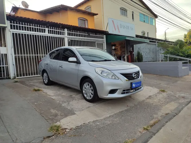 Nissan Versa SV 1.6 16V Flex Fuel 4P Mec. 2013