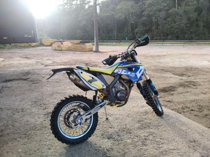 Husaberg 390 2012 - Moto Trilha Enduro Motocross 