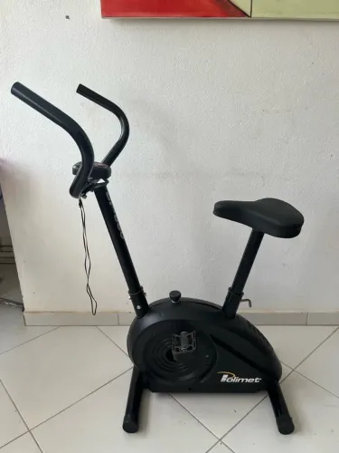 Bicicleta ergométrica Polimet BP-880 Com monitor