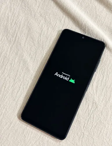 Vendo samsung a06 funcionando tudo perfeitamente digital fácil 128gb vai com carregador