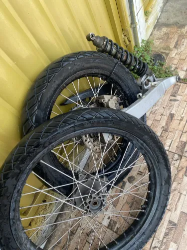Rodas e balança de Xre 300 2018