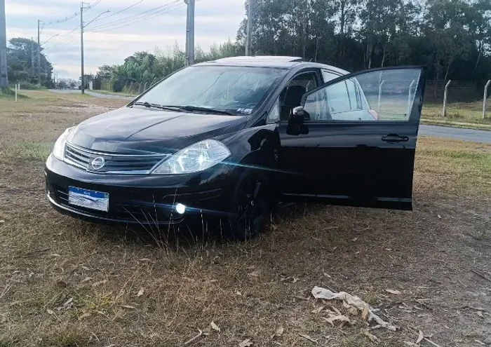 Nissan Tiida SL 1.8/1.8 Flex 16V Mec. 2011