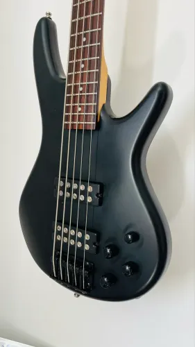 BAIXO IBANEZ 5 CORDAS