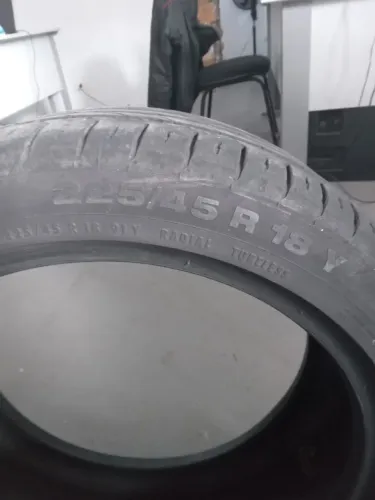 Pneu aro 18 usado RUNFLAT - Aro 18 (225/45/18)