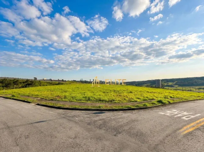 Terreno Residencial esquina com 732m² à venda no Condomínio Recanto da Baronesa em São Jos