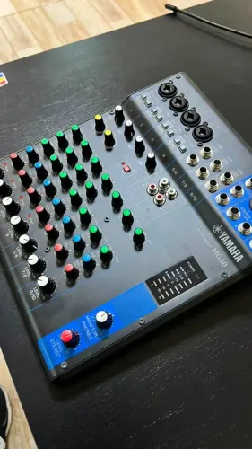 Mesa De Som Yamaha Mg10 Analógica 10 Canais Mg-10 110v