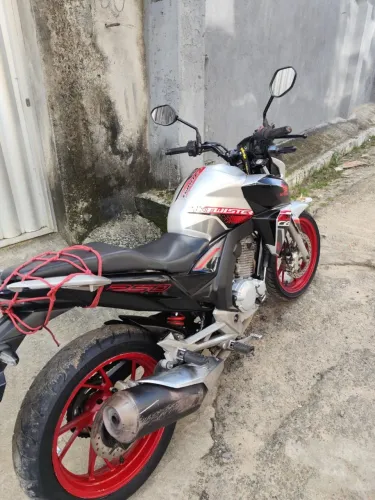 Moto CB TWISTER 250 OBS: CURIOSO NÃO FALO SO INTERESSE!!