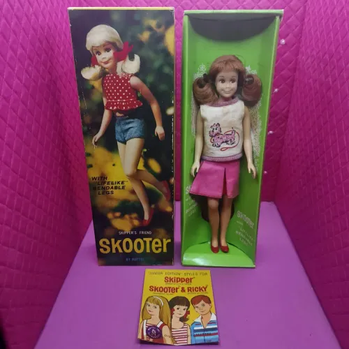 Antiga boneca Barbie Scooter anos 60