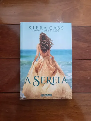 Livro "A sereia" (Kiera Cass)