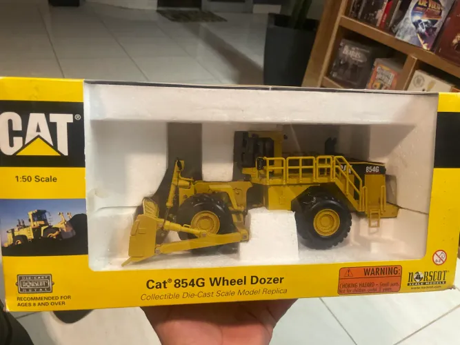 Miniatura CAT 854GWhell Dozer escala 1:50