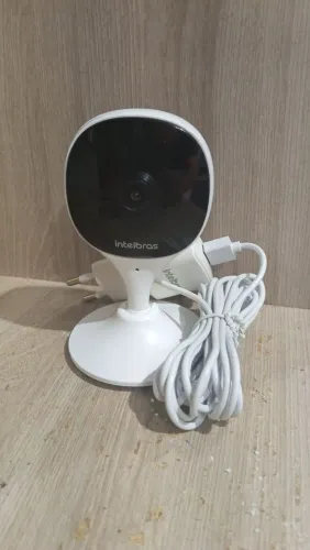 CÂMERAS INTELIGENTE WIFI INTELBRAS IMX-C COM CARTÃO DE 32GB
