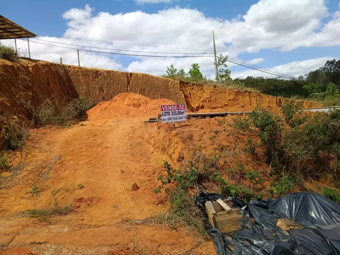 Lote à venda.