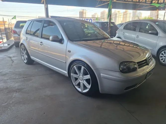 Volkswagen Golf GTI 1.8 MI 180/193cv Turbo 4P Mec. 2002