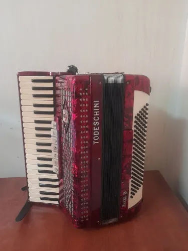 Vendo essa acordeon todeschin 120 baixo super 6