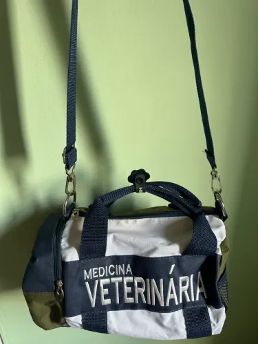 Bolsa Bordada com logo de medicina veterinária