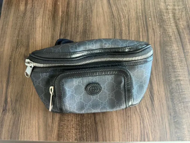 Bolsa pra uso na cintura da Gucci original
