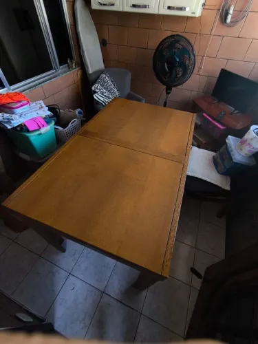 Mesa extensora com 6 cadeiras 