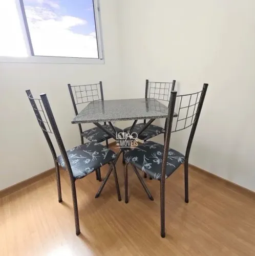 MESA COM 4 CADEIRAS TAMPO EM MARMORE / NOVO