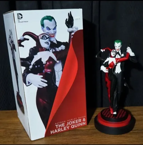 The Joker & Harley Quinn" da linha DC Collectibles (DC Direct)
