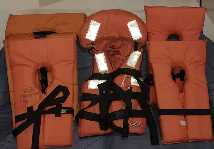 Conjunto de coletes náutico homologado