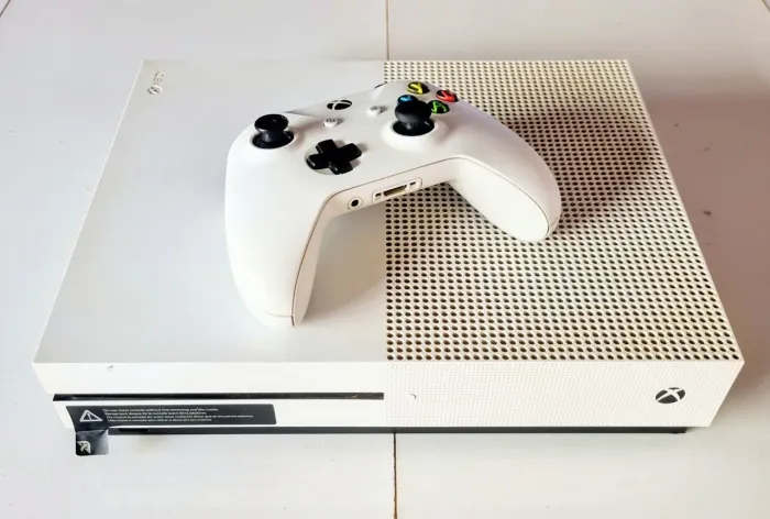 Xbox One S