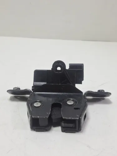 Fechadura Tampa Traseira Chevrolet Onix 2013/2019