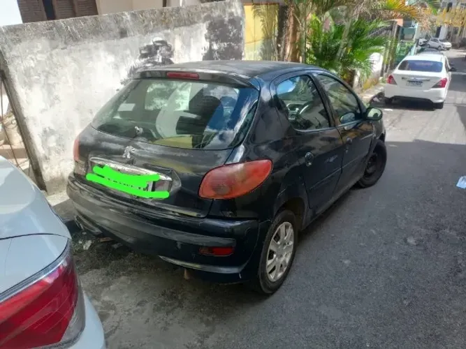 Peugeot 207 XR 1.4 Flex 8V 3P 2011