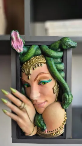 Medusa Book Nook