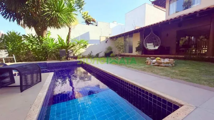 Sobrado à Venda no Jardim Monções 3 Suítes, Piscina e Espaço Gourmet