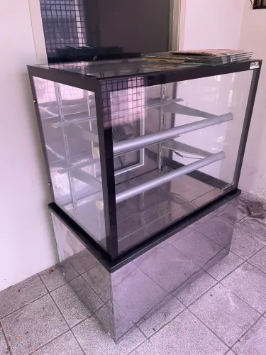 Vitrine neutra 1 metro largura com Led 