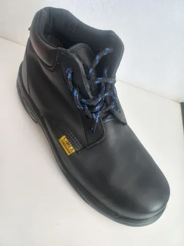 Bota fabricado no Máximo 100% couro