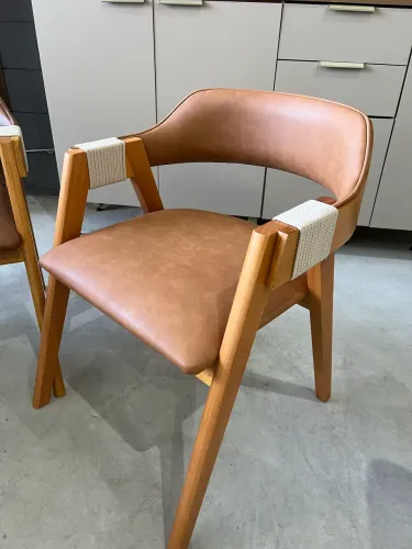 Cadeira Poltrona Corino Caramelo Novo PRONTA ENTREGA