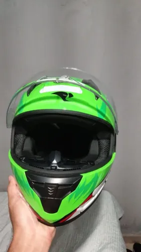 Capacete novo hacer tech usei só uma vez, tá zero bala