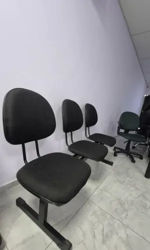 Cadeira Longarina 3 Lugares Estofada - Ideal para Sala de Espera
