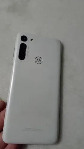 Moto g8