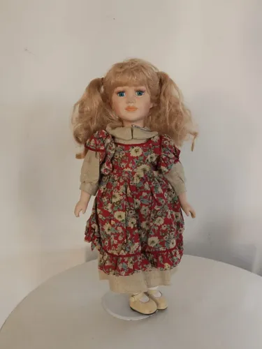 Boneca em porcelana Vintage, clássica 