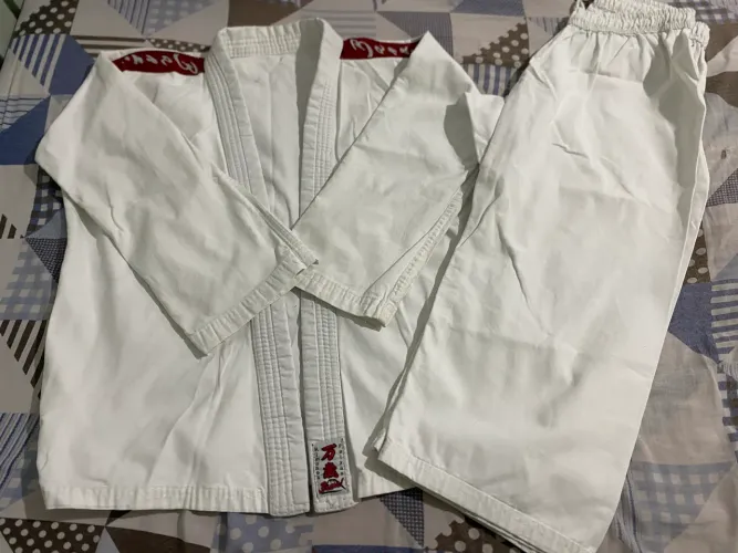 Kimono infantil tamanho M2 usado bom estado