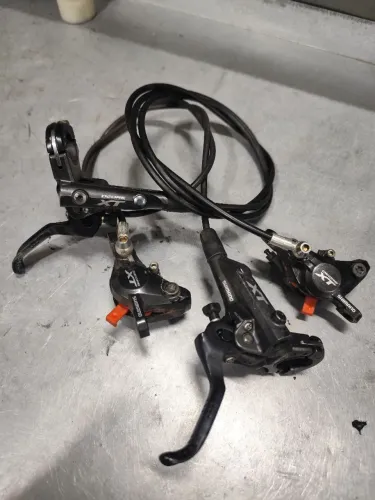 Freio Shimano Deore XT M8000