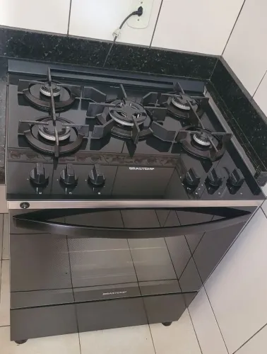 Fogão Brastemp 5 Bocas, com Mesa De Vidro e Turbo Chama Bivolt - Preto